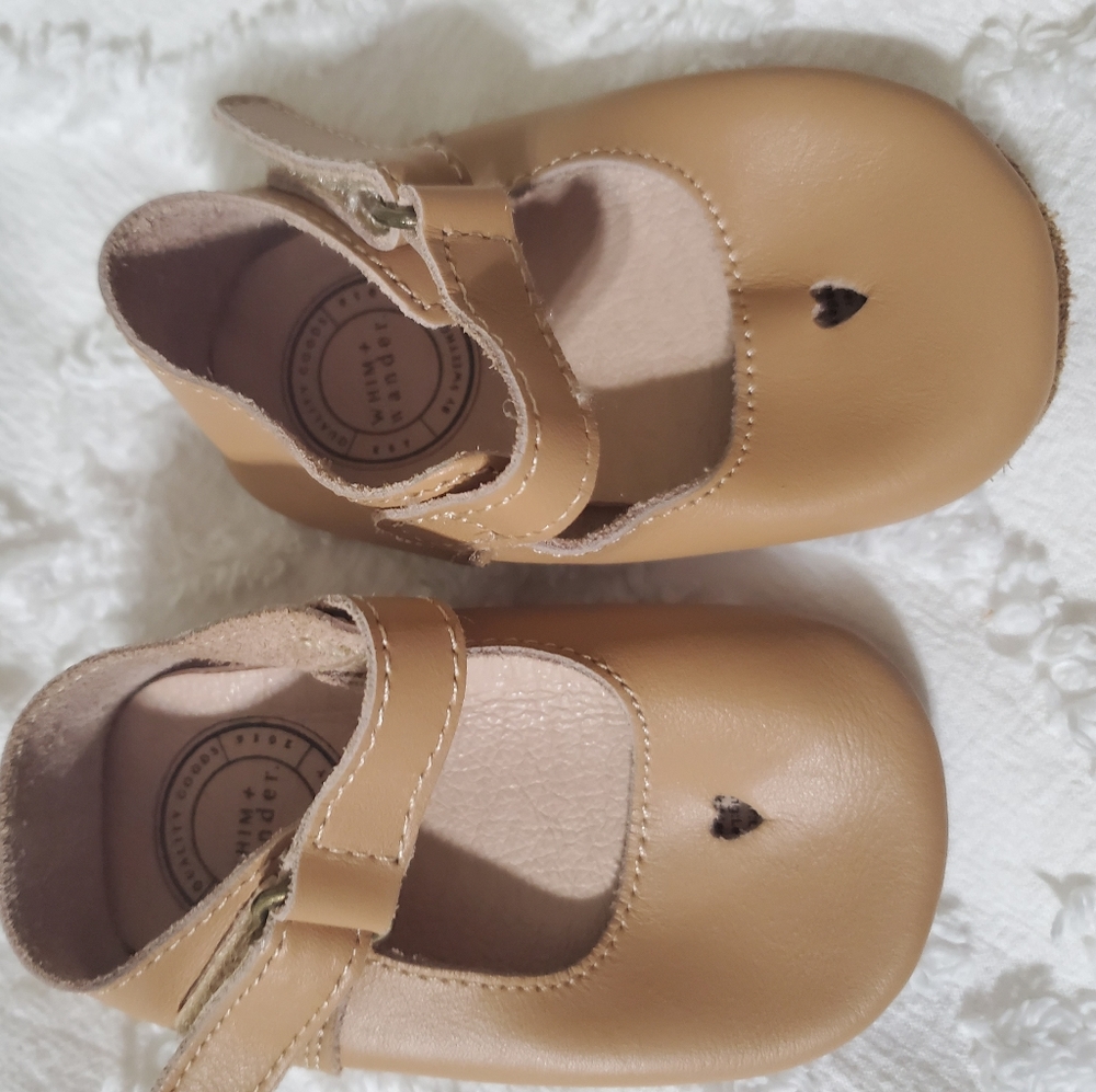*sold*Whim & wander mary jane
